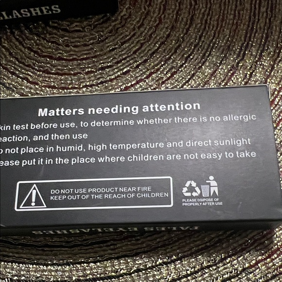 - Black - Picture 3 of 3